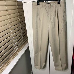 NWT Tommy Hilfiger Pleated Chino Trousers